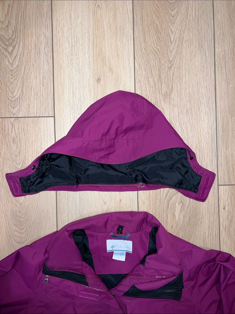 Columbia Women's Magenta Hooded Waterproof Ski Jacket - Picture 13 of 13